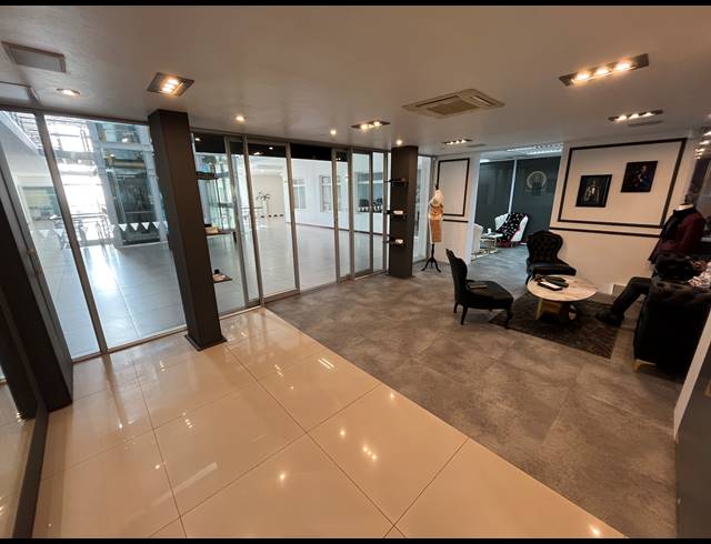 115M² OFFICE TO LET IN MOUILLE POINT